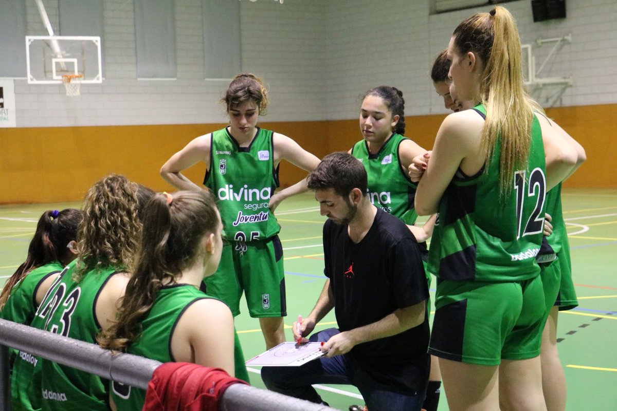 joventutfemeni's tweet photo. Suma i Sigue!!! #junBJF es mostra molt superior al @cblleida i guanya per 46-89 #ResultatsJF #joventutmodel #BadalonaEsFutur https://t.co/ESIVENIpuL