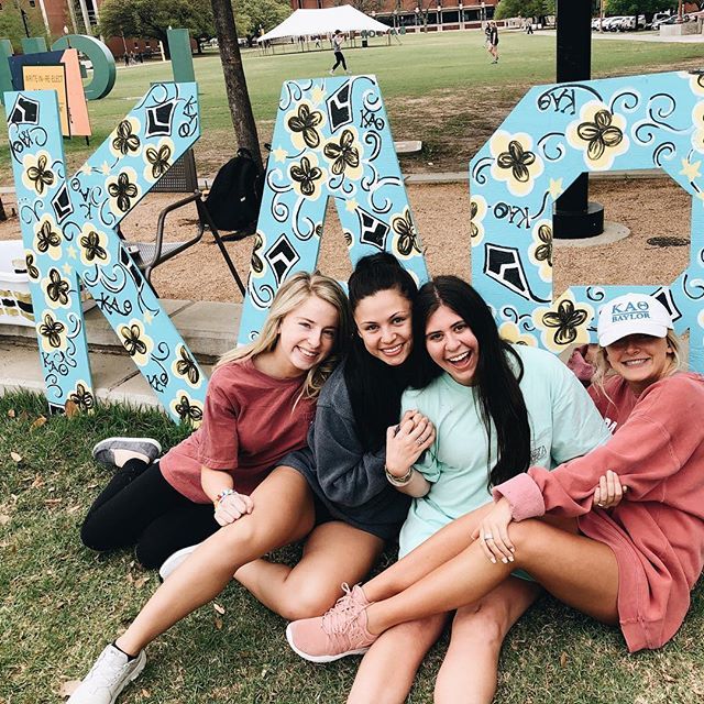 sisters are sunshine on a cloudy day!! 🌥 ift.tt/2IChvRV