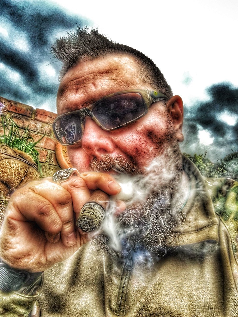Grizz Sig-Ar BattleBeard💯 (@grizzcigarbeard) on Twitter photo 