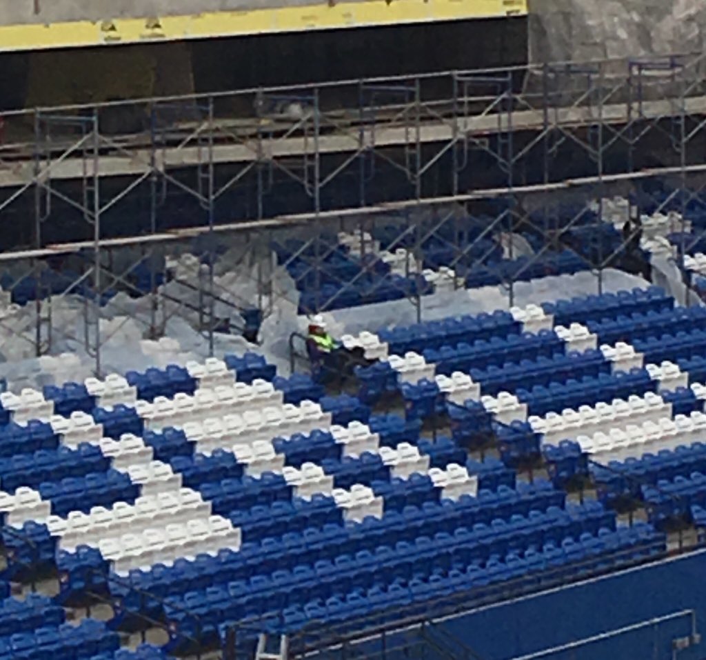 LoneConWorker's tweet photo. Remember Frisco soccer moms, the treatment for hypothermia is to take off your wet clothes and use #loneconstructionworker body heat in a sleeping bag to get warm. #DTID #FCDvCOL #cold https://t.co/HmKgz7Fprq