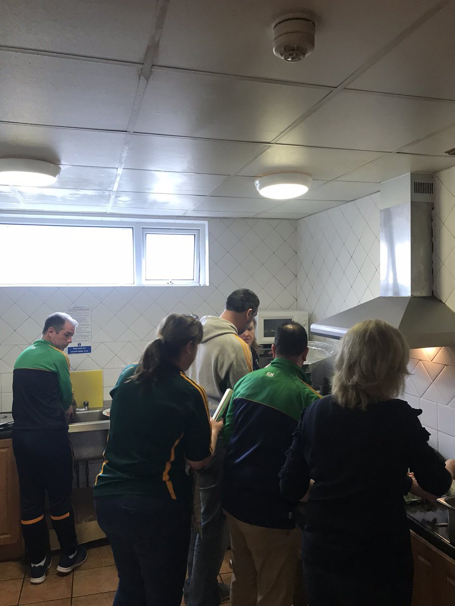 CNGcoaching's tweet photo. Massive thank you to everyone who supported our breakfast morning in the club for @FeilePeile2018 squads, Well done to all organisers for making it a success #OneLifeOneClub #OnceAClanAlwaysAClan @onceaclan  @KarlOConnor92  @Ohulla70 @thegray6 💚💛🏐🏆 https://t.co/G09nyCSGOB