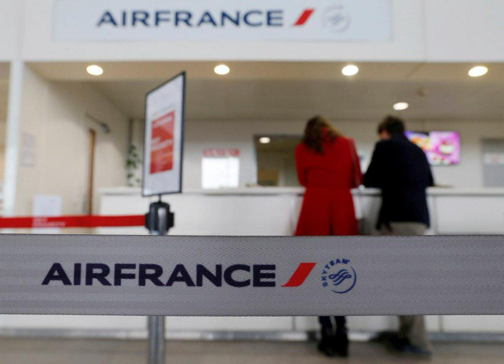Reuters's tweet photo. Air France strike hits flights as French brace for rail stoppages https://t.co/0pxtGpF8vT https://t.co/ovHXwcnOjt