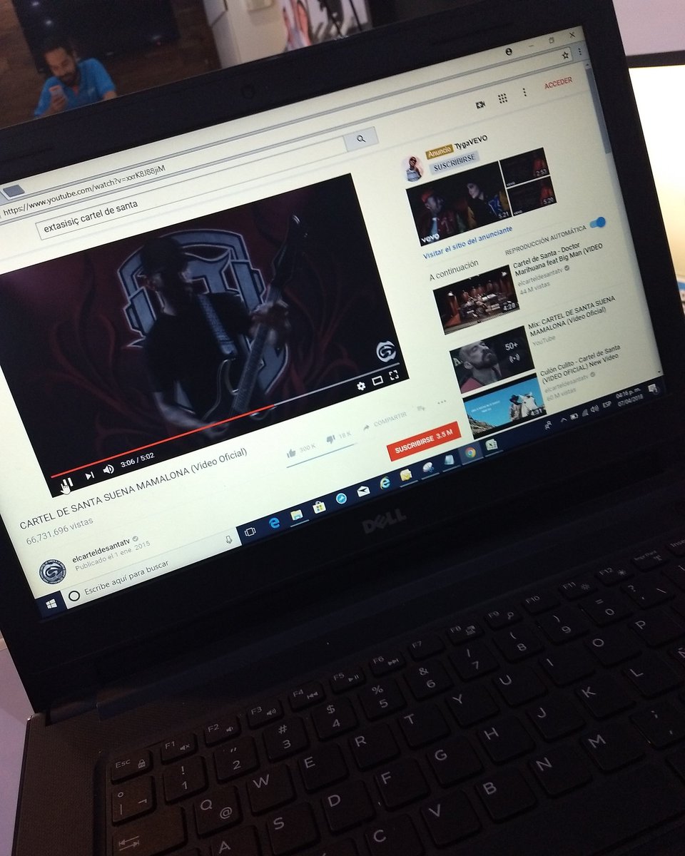 danielcabreraof's tweet photo. Pues música ambiental para armonizar el lugar de trabajo. #carteldesanta #freseando #GDL https://t.co/VxN9eYE8kz