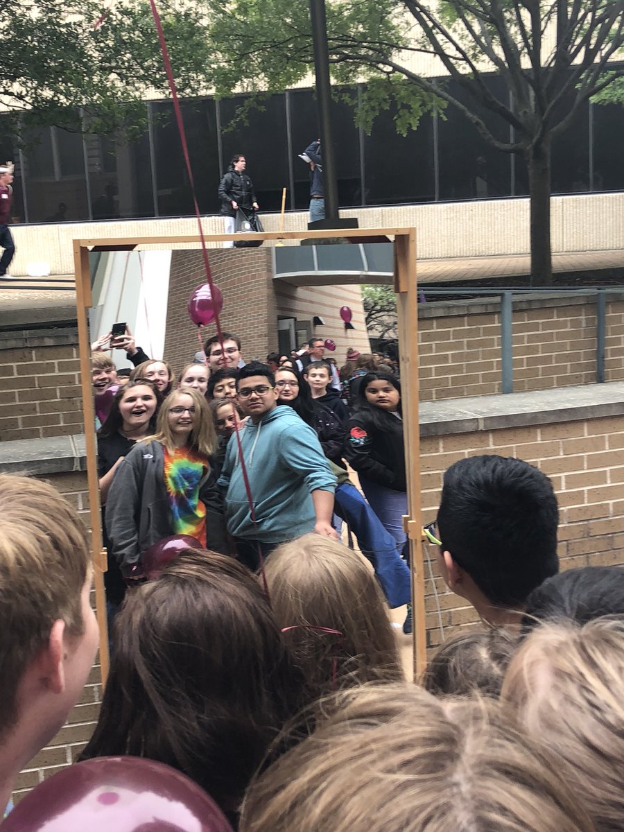 jillparsons07's tweet photo. GMS Engineering and Science Clubs are having a blast at Texas A&amp;M Physics and Engineering Festival @gmspirates @granburyisd @tamuphysicsfest https://t.co/sH0mJcMZLh