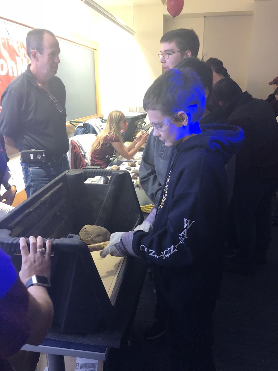 jillparsons07's tweet photo. GMS Engineering and Science Clubs are having a blast at Texas A&amp;M Physics and Engineering Festival @gmspirates @granburyisd @tamuphysicsfest https://t.co/sH0mJcMZLh