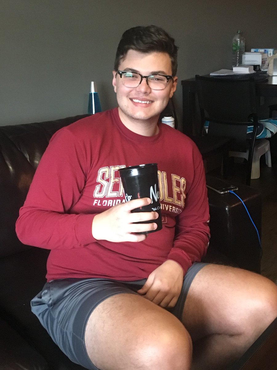 ᴘᴏʟᴏ tweet media