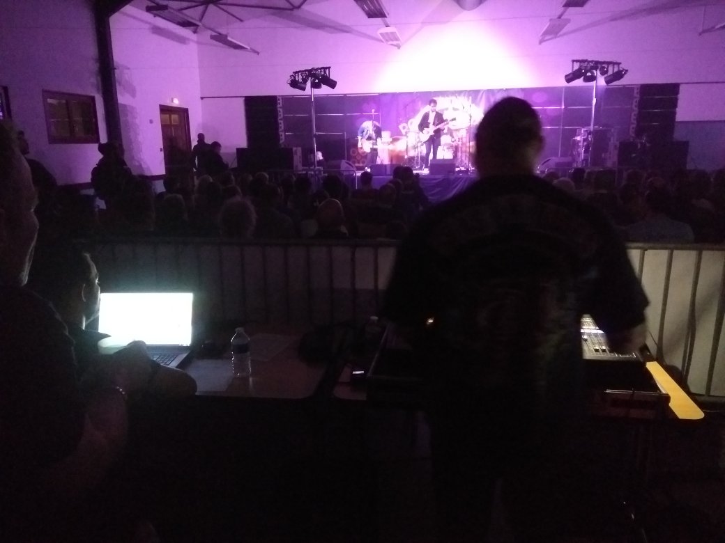 RockNPatate's tweet photo. Merci à @ZomethingGroupe ça bouge.. De quoi nous éplucher.. Au passage on remercie chaleureusement la super équipe technique sans qui rien ne serait.. https://t.co/xfhi9VO3iB