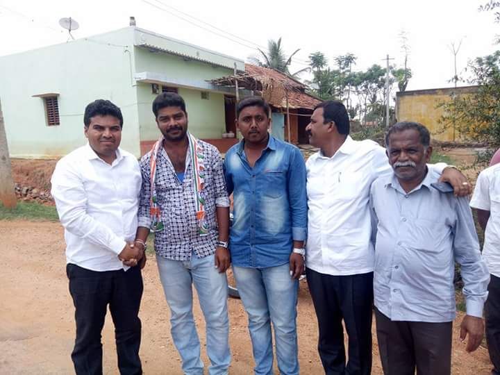 drRanganath3's tweet photo. ಡಾ ರಂಗನಾಥ್ ರವರ ನಾಯಕತ್ವ ಗುಣವನ್ನು ಮೆಚ್ಚಿ ಹೂಲಿ��ೂರುದುರ್ಗದ JDS ಮತ್ತು BJP ನಾಯಕರುಗಳು ಕಾಂಗ್ರೆಸಿಗೆ ಸೇರ್ಪಡೆಗೊಂಡರು. @DKShivakumar @DKSureshINC @INCKunigal @INCKarnataka https://t.co/BvHFsao0n5