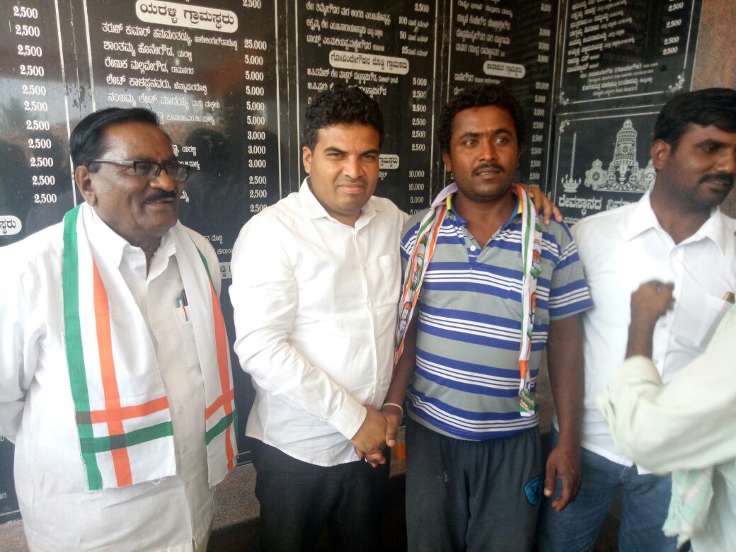 drRanganath3's tweet photo. ಡಾ ರಂಗನಾಥ್ ರವರ ನಾಯಕತ್ವ ಗುಣವನ್ನು ಮೆಚ್ಚಿ ಹೂಲಿ��ೂರುದುರ್ಗದ JDS ಮತ್ತು BJP ನಾಯಕರುಗಳು ಕಾಂಗ್ರೆಸಿಗೆ ಸೇರ್ಪಡೆಗೊಂಡರು. @DKShivakumar @DKSureshINC @INCKunigal @INCKarnataka https://t.co/BvHFsao0n5