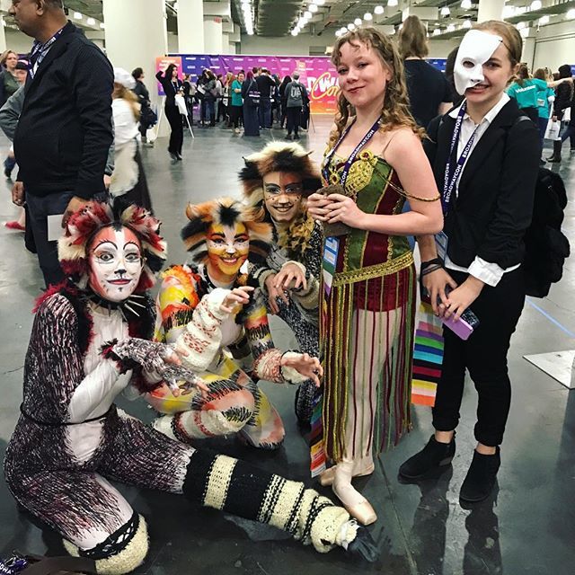 MagicCatJenny's tweet photo. Ah, my favorite musical. Phantom of the Junkyard. With such hits as: Memory of the Night and Masquerade Jellicle Ball 🎵
🎵
🎵
🎵
🎵
#ALW #andrewlloydwebber #bwaycon2018 #BroadwayCon2018 #Broadwaycon #catsbroadway #catscosplay #broadwayconcosplay #cat… https://t.co/pAIqoLnujO https://t.co/kAWNIPYXP0