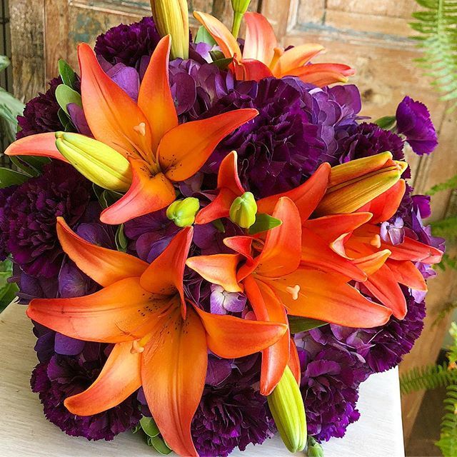 aprettyflower's tweet photo. Orange Lilies for a sunny wedding day! #lilies #orangelilies #flowers #weddingflowers #weddingfloral #floralart #florist #chicagoflorist #weddingflorist #lsrcc #lincolnsquare #womenownedbusiness #motherdaughterbusiness https://t.co/OjFyApRXiy https://t.co/wcnMemQi0n