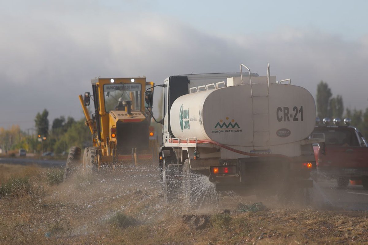 MaipuMunicipio's tweet image. #Hoy se realizó una limpieza en los laterales y cantero central de Acceso Este RN7

Hoy comenzamos en González #Coquimbito y en próximos sábados llegaremos hasta Lamadrid #SanRoque

🤗 Ponemos en valor los ingresos a Maipú 

¡Vení a vivir Maipú!
