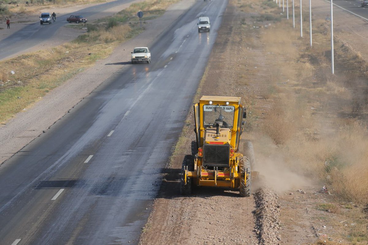 MaipuMunicipio's tweet image. #Hoy se realizó una limpieza en los laterales y cantero central de Acceso Este RN7

Hoy comenzamos en González #Coquimbito y en próximos sábados llegaremos hasta Lamadrid #SanRoque

🤗 Ponemos en valor los ingresos a Maipú 

¡Vení a vivir Maipú!