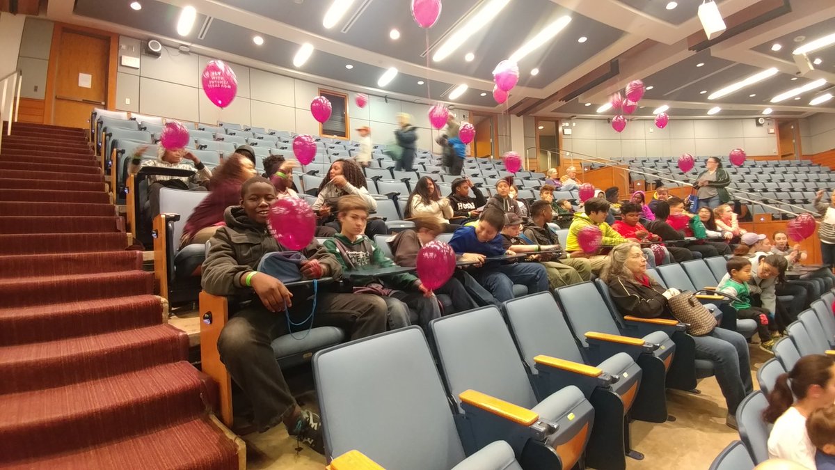 HornetBuzzMPMS's tweet photo. Great day at the A&amp;M Physics Festival with 30 students and 4 teachers. #mpmslearns #mpms2017 #hornetimpact #tamuphysicsfestival2018 https://t.co/711fQPdIVw