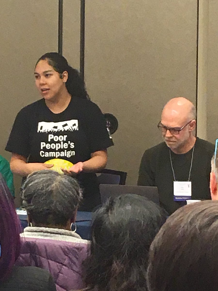 LouRegan1's tweet image. Community organising at Labor Notes Conference. Philipa Harvey talked about our school cuts campaign and people were very interested. Lots of similar issues and ideas for local campaigning in our communities. #LaborNotes2018