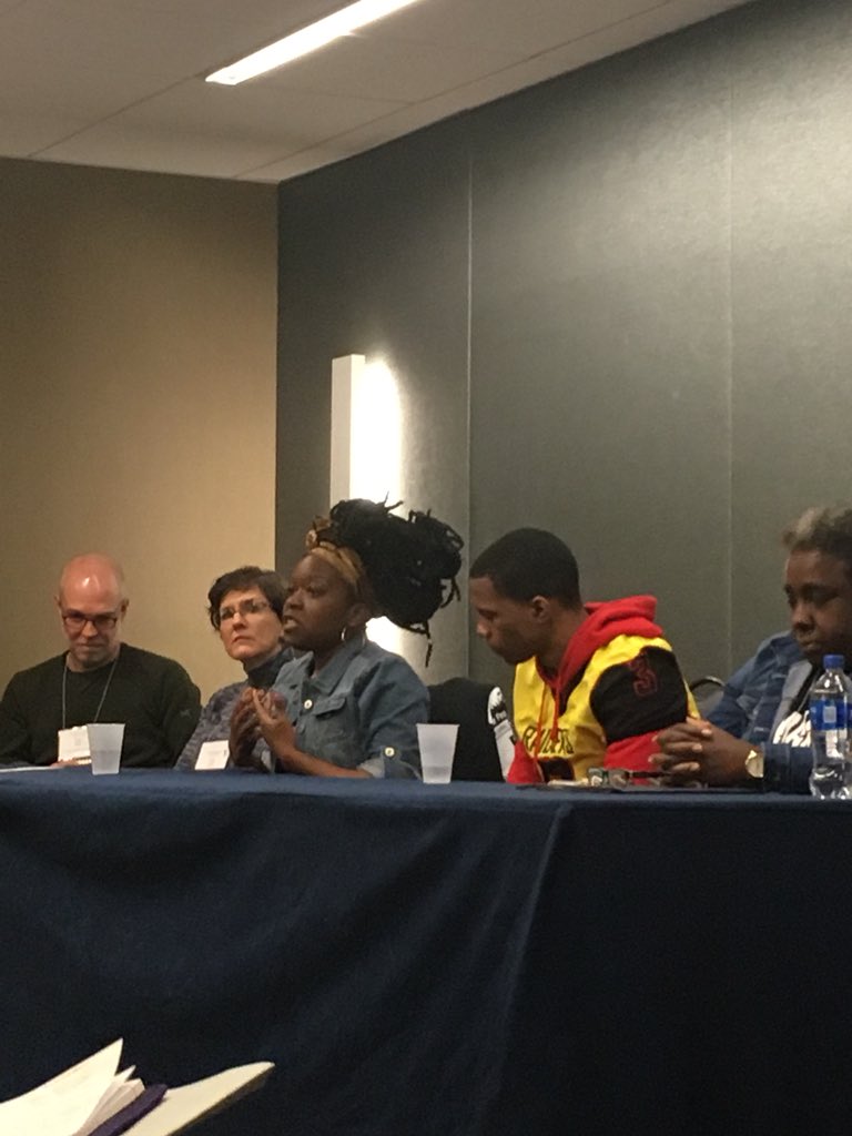 LouRegan1's tweet image. Very powerful workshop ‘Educators take on School and community violence’ - thought provoking contributions. 

‘We don’t want to arm teachers.’

‘People can call our kids pawns but they don’t know them very well if that’s what they think.’

#LaborNotes2018