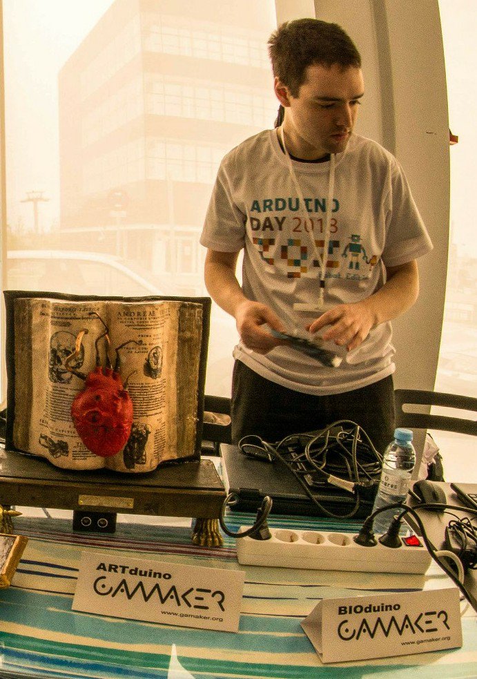 gamakers's tweet photo. ..#Artduino #Bioduino #Maker
..#ArduinoDayZgz https://t.co/JavmIqZ6Sr