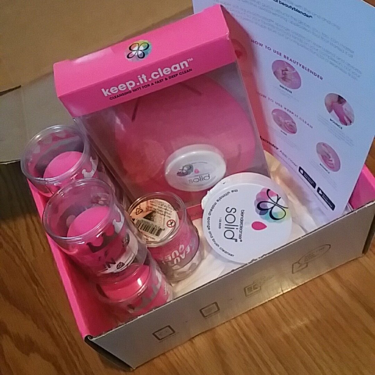 KatelinLosinger's tweet photo. @influenster @beautyblender #LongLiveThebbQueen #complimentary #contest https://t.co/EBODyWg2Nx