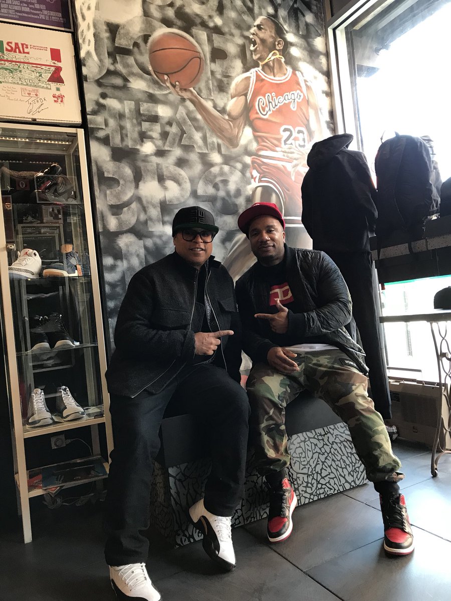 RealJordanHead's tweet photo. Excellent meeting today with the #sneakerlegend, Mr. Air Jordan himself GENTRY HUMPHREY. He’s back at Jordan Brand as VP of Footwear. The vision will soon be clear. We got work to do! Can you smell what’s cooking!? #WELCOMEBACK #jumpman23  #jumpman #airjordan #bedstuy #brooklyn https://t.co/Ldktj9O2Wx