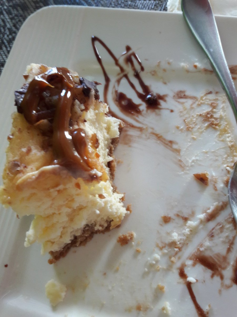 xsunreyx's tweet photo. Eso de venir sólo al café no está chidito... 
Alguien quiere un poco? 
#solocomoperro #SoySolaArmy https://t.co/aeLCnTbVCA