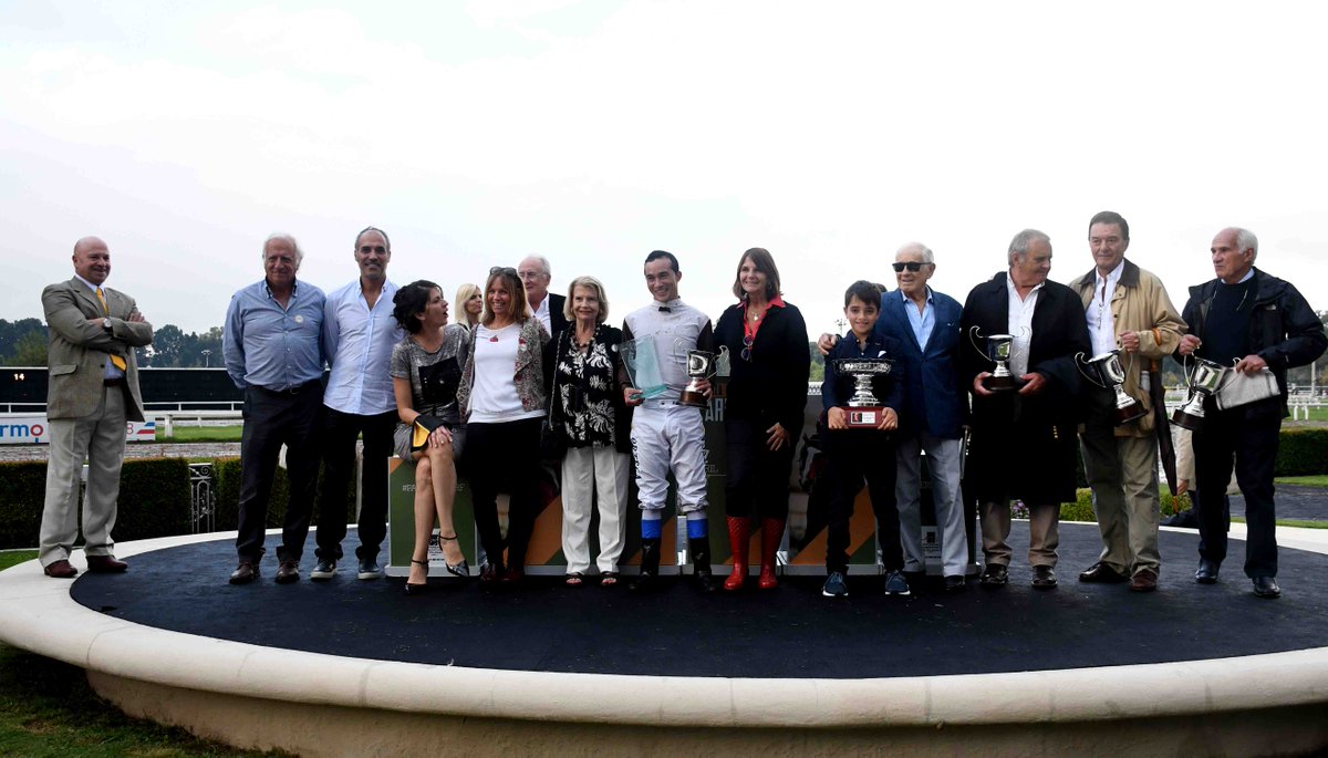 hipalermo's tweet photo. Estos son los ganadores de #UnDíaEnLasCarreras
#GPGilbertoLerena: La Extraña Dama, bajo la conducción del jockey Eduardo Ortega Pavón.
#GPdeHonor: Balompie, bajo la conducción del jockey Jose Da Silva.
👏👏FELICITACIONES 👏👏
#PalermoTurf #Turf https://t.co/M9kH3wrnrw