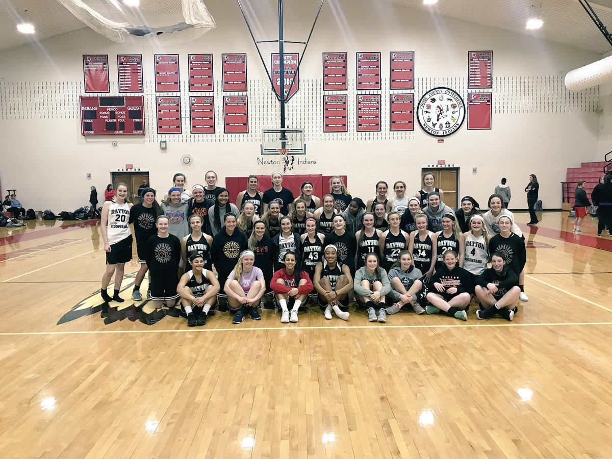 DLHoopstars's tweet photo. We are a family first before anything else! Had a great scrimmage today between some of our teams! #dlhfamily #united https://t.co/xG8RfsVrEb