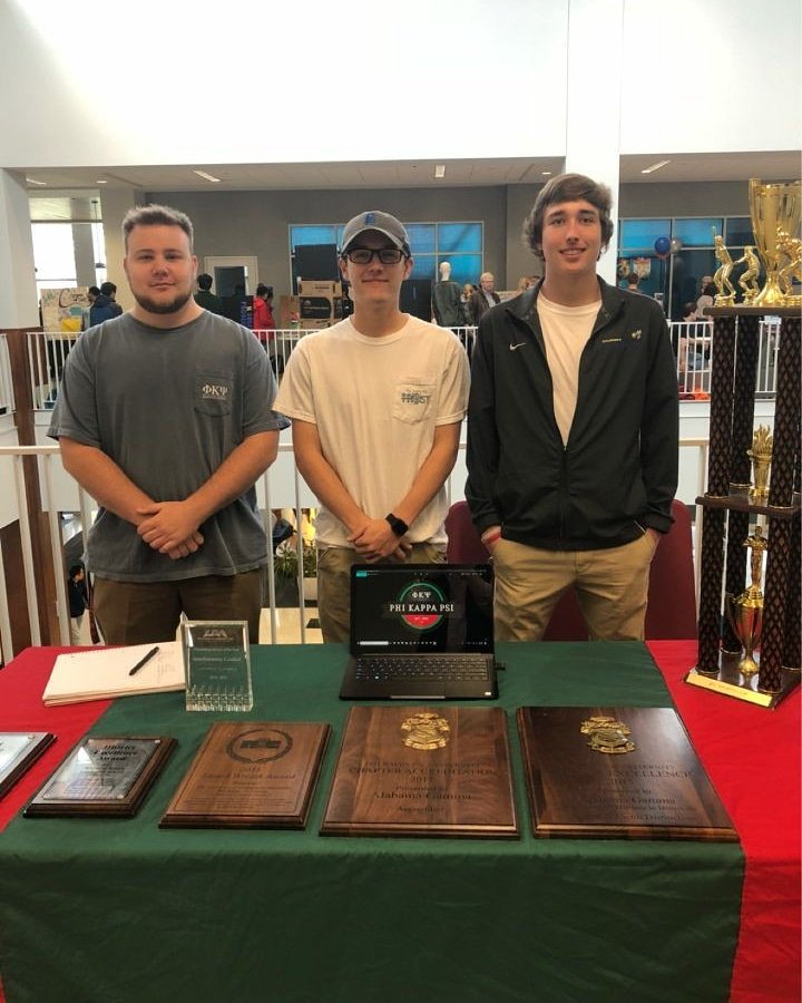 It's always a great time on campus when we get to welcome a new class of Chargers!
.
.
.
.
#LEDN #RushPhiPsi #HiHiHi #GoGreek #UAH22 #Huntsville #Alabama #ASD18