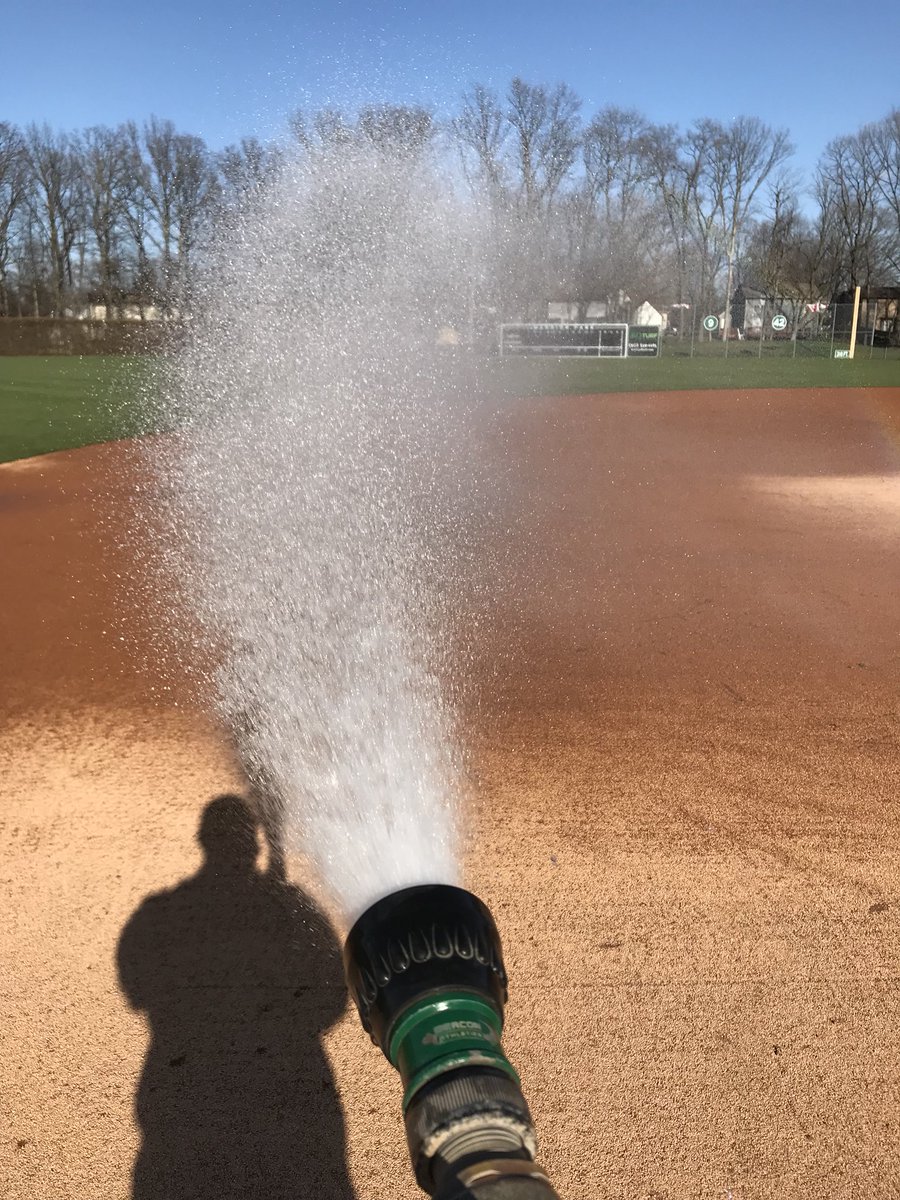 andygossel8's tweet photo. 3” of snow last weekend, 4”+ of rain on Tuesday, snow during game last night, heavy watering of infield skin today so I can work the skin and prep for next week. #somethingdifferenteveryday https://t.co/mRZd9imet1