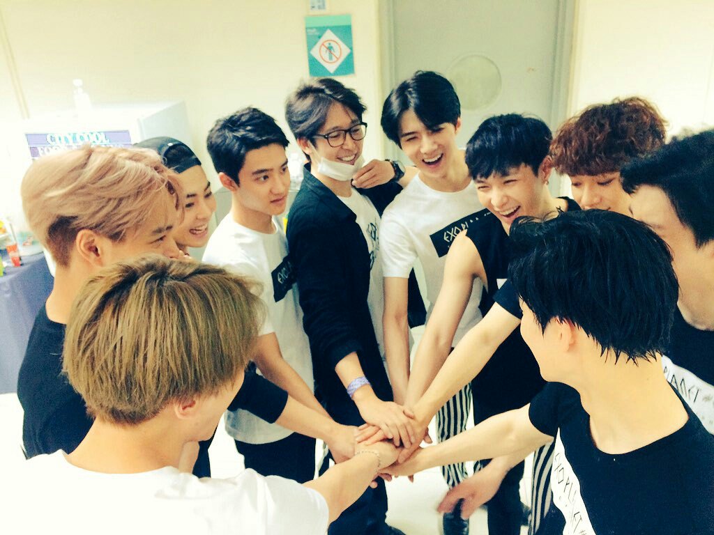 happy 6 years <a href="/weareoneEXO/">EXO</a>!!! thank you for being one with us and let's continue to walk on memories together! ♡
#6YearswWithEXO