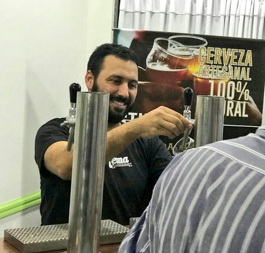 aclho137ok's tweet photo. A pesar de las inclemencias climáticas, culminó con éxito rotundo la primer feria de cervezas artesanales de #LosHornos en nuestra sede de #Aclho gracias a todos por participar! Nos vemos en la próxima! https://t.co/kUvhFH0F0J