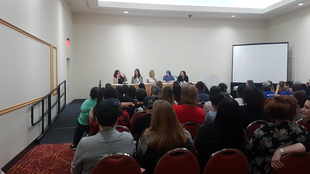 CupOfGayTea's tweet image. Have you guys checked out @SwerveSeries ? Their panel was amaze! #clexacon2018