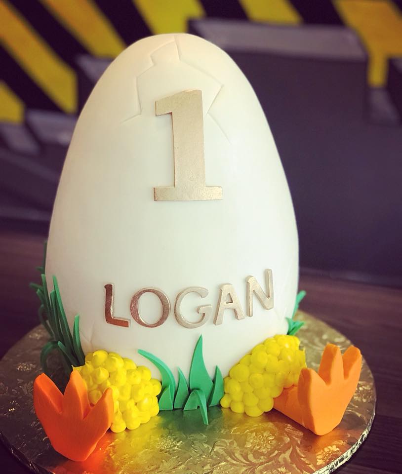 TresLecheria's tweet photo. Who doesn't love unicorns &amp; hatchimals on their birthday? A special Bday shout-out to Allison and Logan ❤️💚💛💜💙 #CubesBaking #SeattleBakery #SeattlePanaderia https://t.co/vLiC3MGFsG