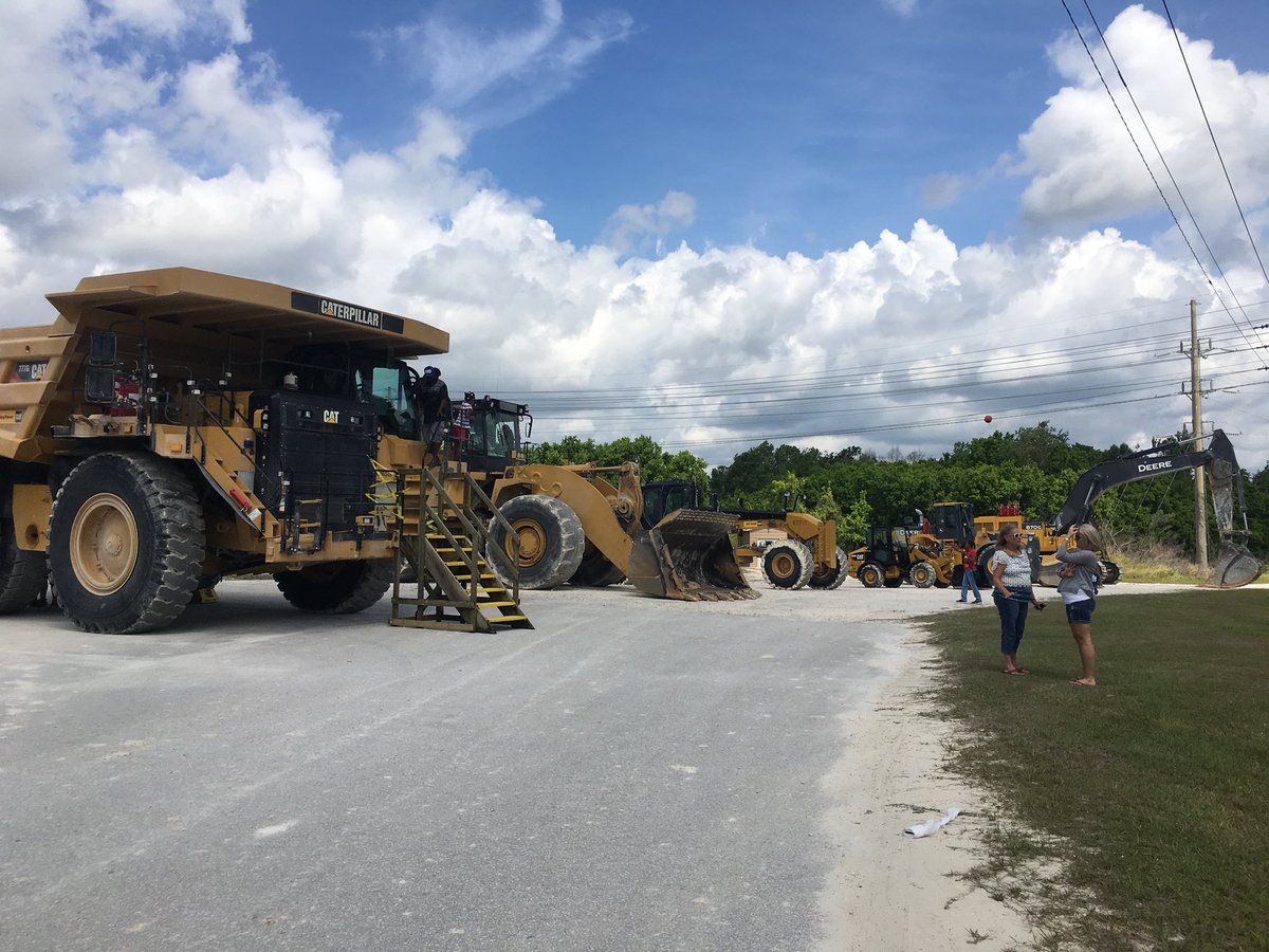 jimwitt26's tweet photo. @CEMEX_USA Zero4Life picinic.  Great recognition for excellent safety performance by Central Florida rock mines!  #cemexrocks #CEMEXCares https://t.co/8iNddozr7G