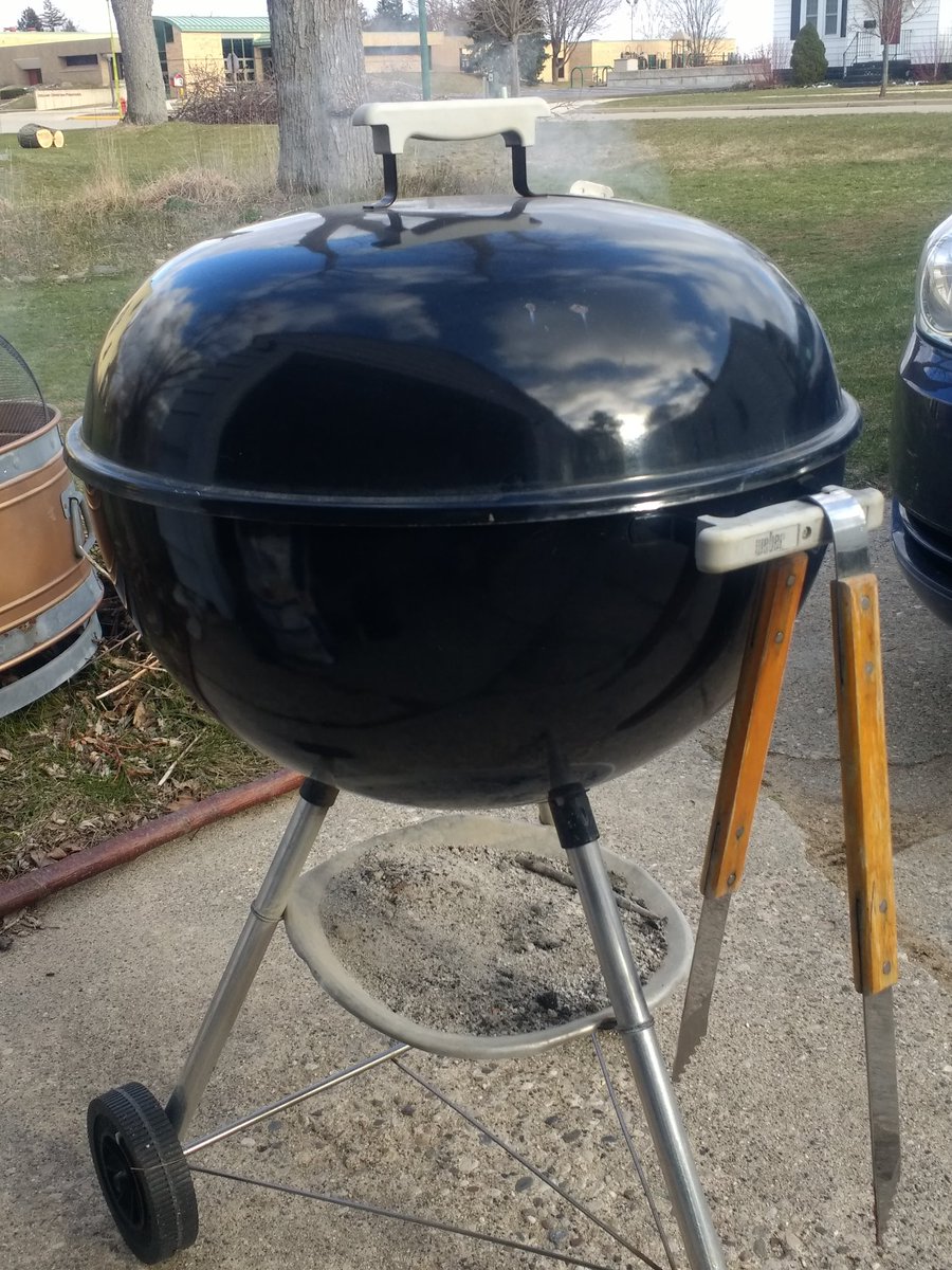 Joshua_J_Barnes's tweet photo. Time for dinner. #weberweekend https://t.co/8KPJTFCEoN