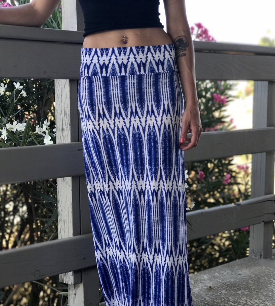 luckylegginarmy's tweet photo. The color is so pretty! 
Maxi- Fine China
https://t.co/Akk5O5kWXv
#maxi #luckyleggingarmy #luckyleggingsarmy #dress #skirt #skirts #Leggings #clothes #Clothing #ad #order #Join #try https://t.co/f8KlJPULdq