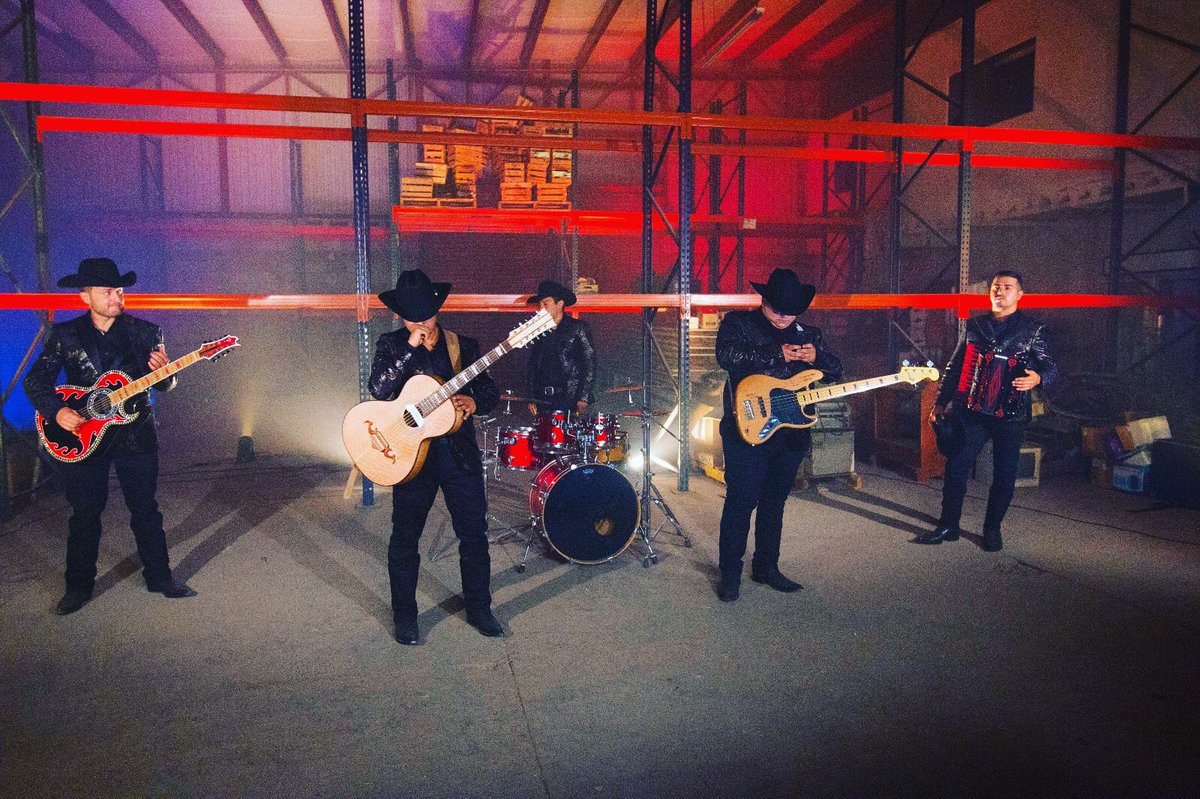 ABEMusicInc's tweet photo. ABE Music Inc Presenta, #EnElHumaderon video oficial @elequiposlrc #proximamente https://t.co/8isFUByDQ8