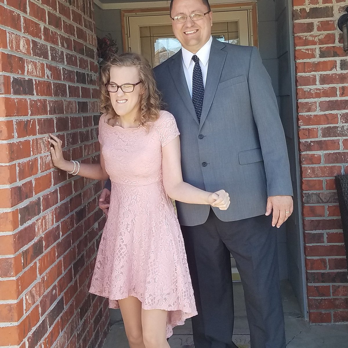 kleonard73's tweet photo. #shsprom2018 https://t.co/0LJosMRdsa