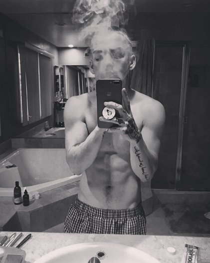 criminalwise's tweet photo. Join my high babygirl https://t.co/dHUevjXgrO