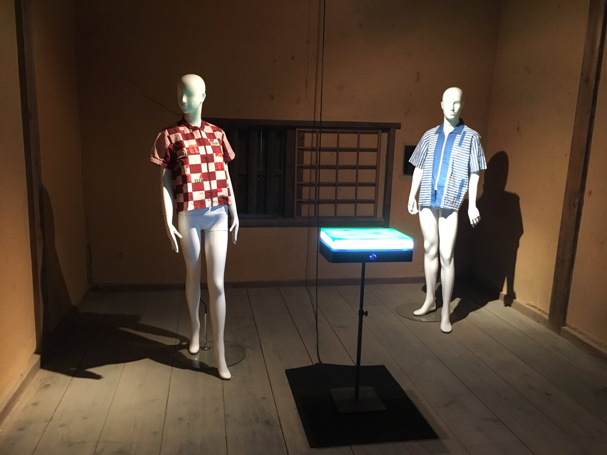 福岡城跡で開かれたアートイベントで 美術家の岡本光博さんの ドザえもん という作品が題名を伏せて展示された という珍事が報じられる Togetter