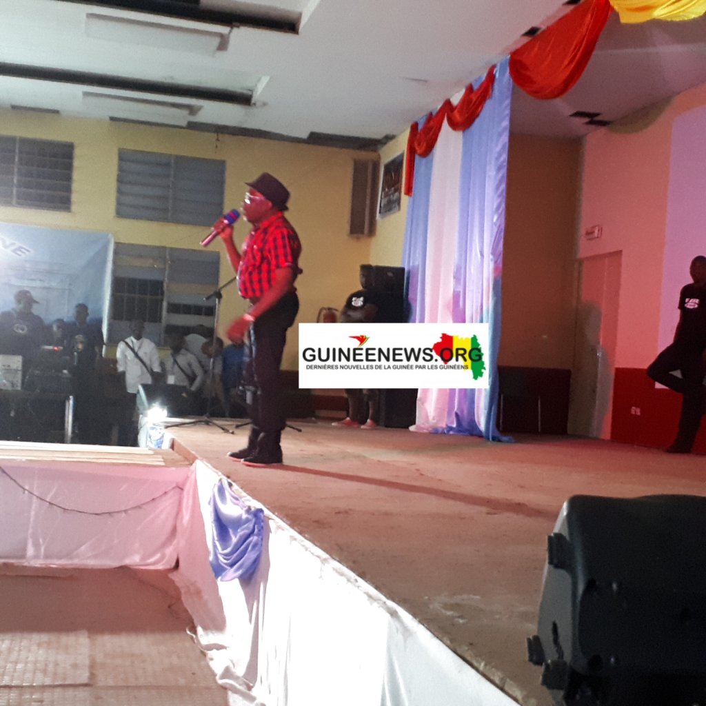 FAR 2018 à Labé : Les comédiens guinéens et ivoiriens émerveillent le public guineenews.org/far-2018-a-lab…