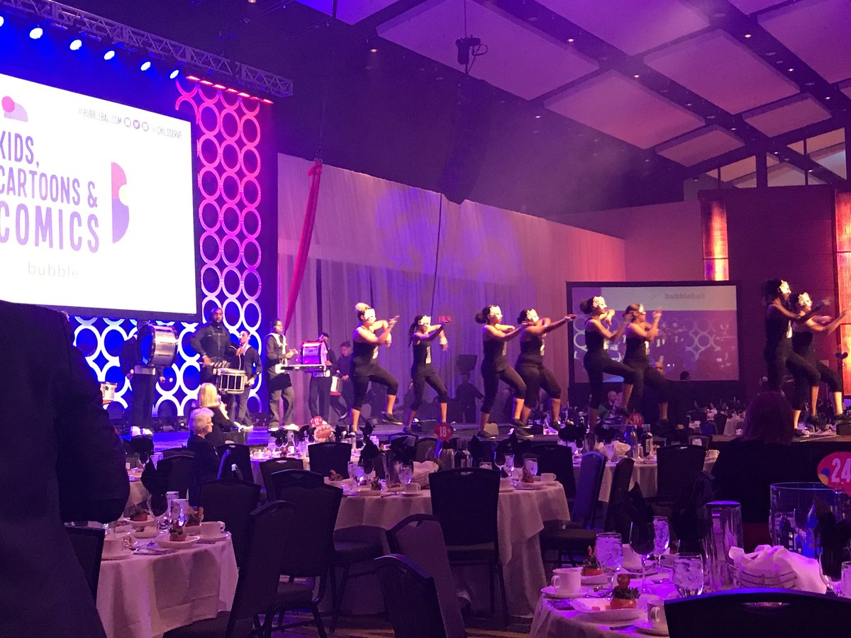 vortexchaser's tweet photo. Are you ready??!!  #bubbleballdsm Building the energy with the Isiserettes... https://t.co/5kNdgPv7Lx