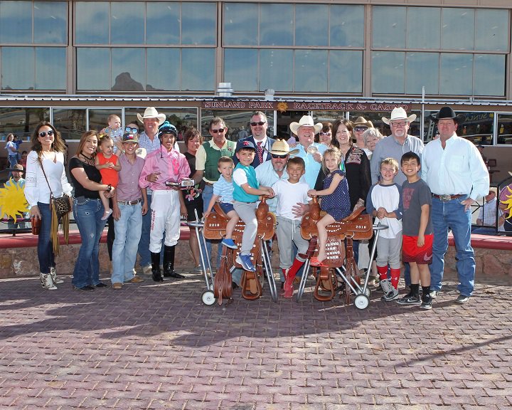 NMHorseBreeders's tweet photo. Zee James, a daughter of Jesse James Jr trained by Wes Giles for owners Robert Driggers and Ben Lee Ivey, earned the winner's share of a stakes-record $396,354 purse in Saturday's NM Spring Futurity at Sunland Park. https://t.co/mBRic9azeI