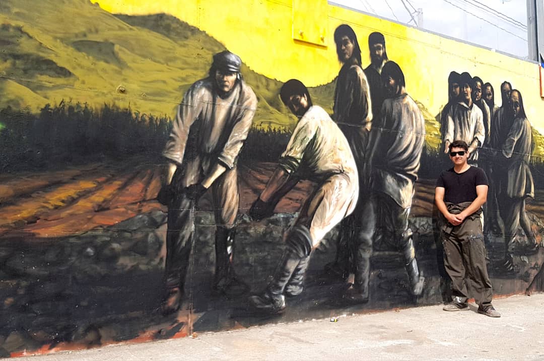 corpo_quilicura's tweet photo. [MURALISTA DEL DÍA]

Álvaro González, uno de nuestros 10 muralistas, 26 años, de #Quilicura 

Artista Visual de la Universidad Católica. Trabaja en su taller donde realiza todo tipo de trabajos visuales. 

Instagram: Alvaro.stos 👨‍🎨

#Mural #Art #StreetArt #MuralLoMarcoleta https://t.co/rtmXeR1ce4