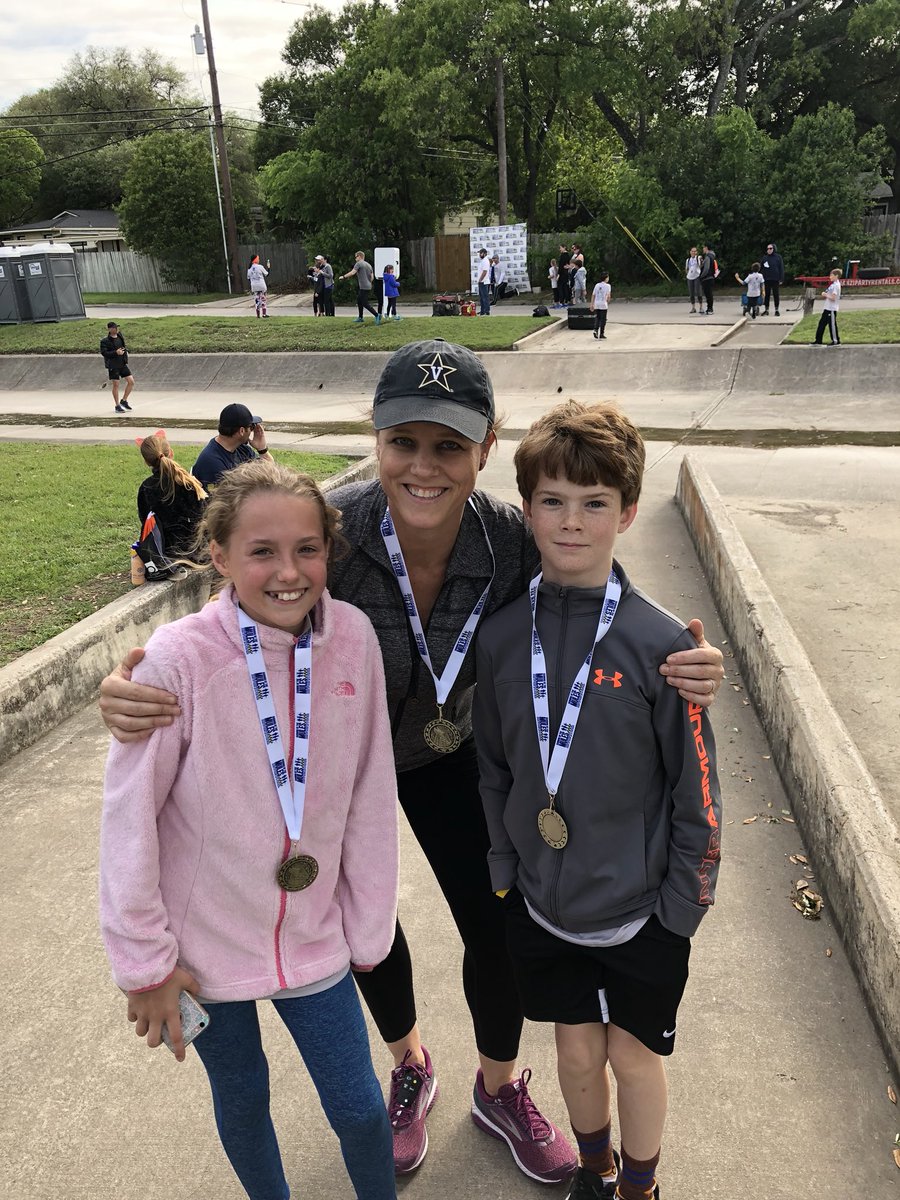 brawninthebooks's tweet photo. So proud of these students for participating in our school’s 5K today! (missing a few from our crew!) Our @WoodridgeElem PTO rocks! #RunningoftheMules Living the #AHProfile https://t.co/Cx1qokZSSi