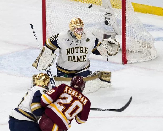 Minnesota Duluth leads Notre Dame 2-0 after the first period of the #FrozenFour championship game
uscho.com/recaps/2018/04…
