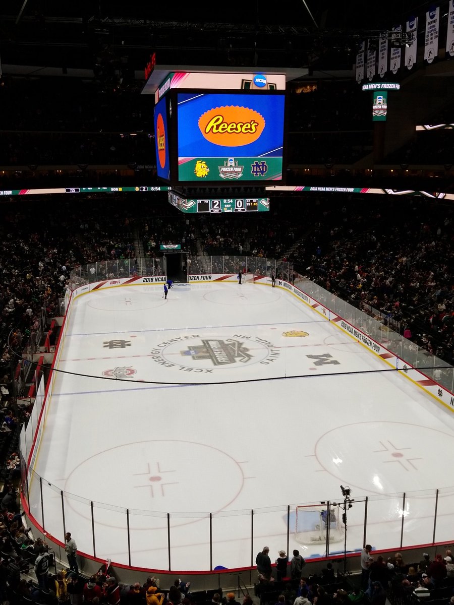 bjdoraz's tweet photo. Sports! #frozenfour #sweetdeliciousreeses https://t.co/MeYEYfRf9O
