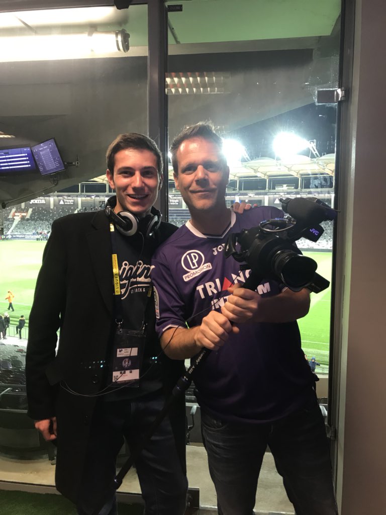 GeoffreyRiera's tweet photo. Ce soir Rémi Gaillard @nqtv était invité par le TFC pour le match Toulouse/Dijon au profit de l’association Anymal 🐶 #SpringBreakTFC #Anymal #Toulouse #TFC #TFCDFCO https://t.co/AWcwPMeXbe