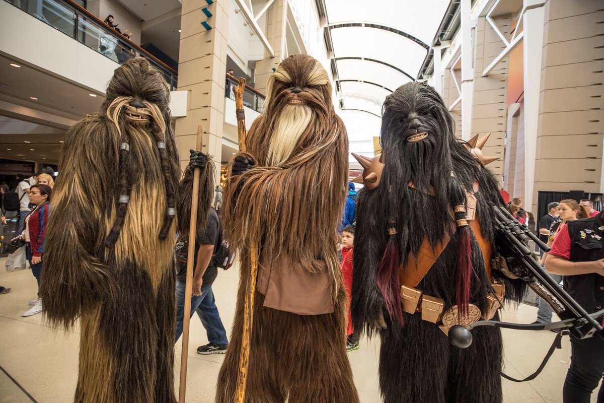 c2e2's tweet photo. Another day of spectacular cosplay here at #C2E2! Make sure you tag us in your favorite cosplay photos from the show floor! https://t.co/Xg76QAMGho