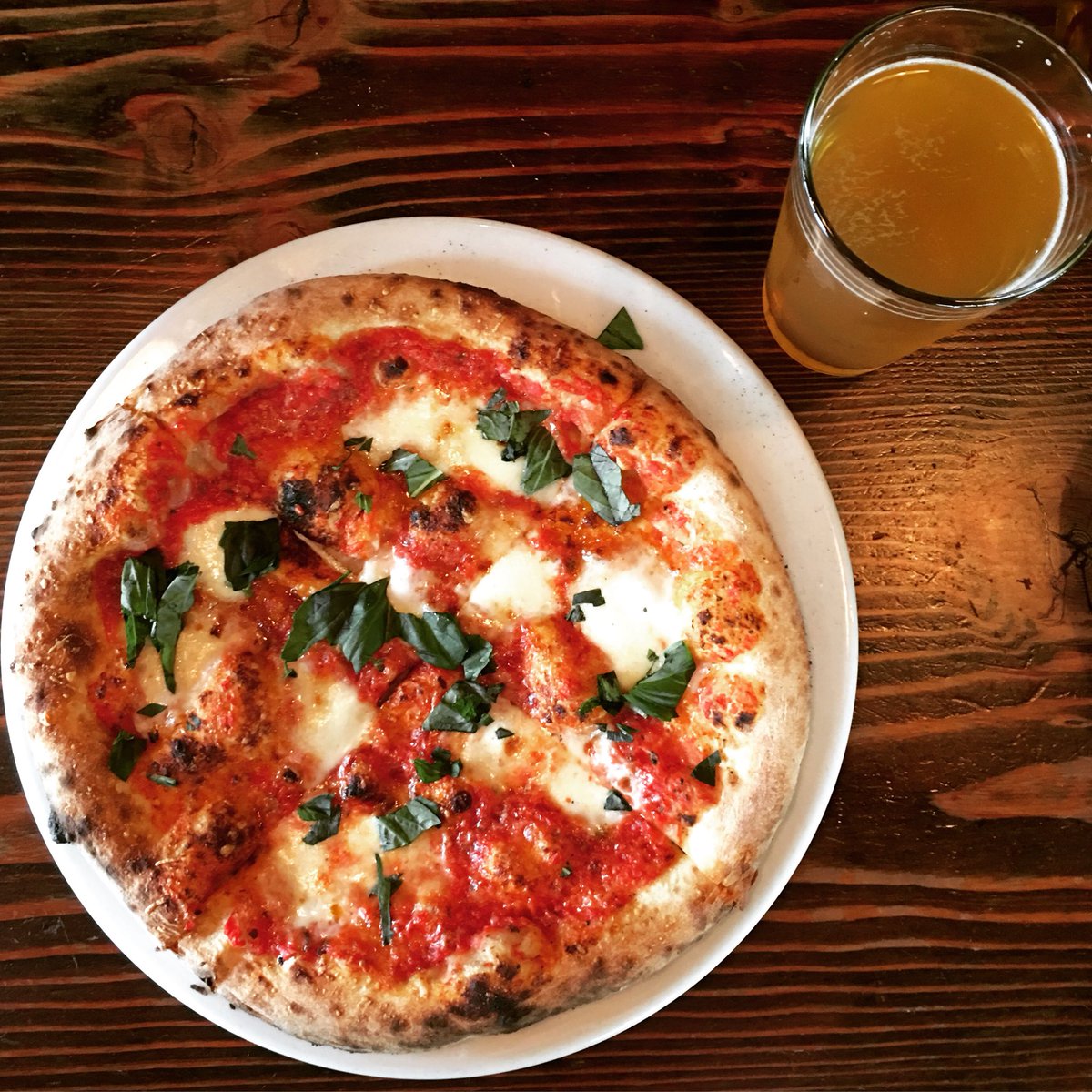 AllenJTyler's tweet photo. This delicious margherita pizza was only $5 at @LifeofPiePizza! 11am to 6pm EVERY DAY. Draft beers only $4 during the same time! #pdxpizza https://t.co/BvO9zLZJ1E