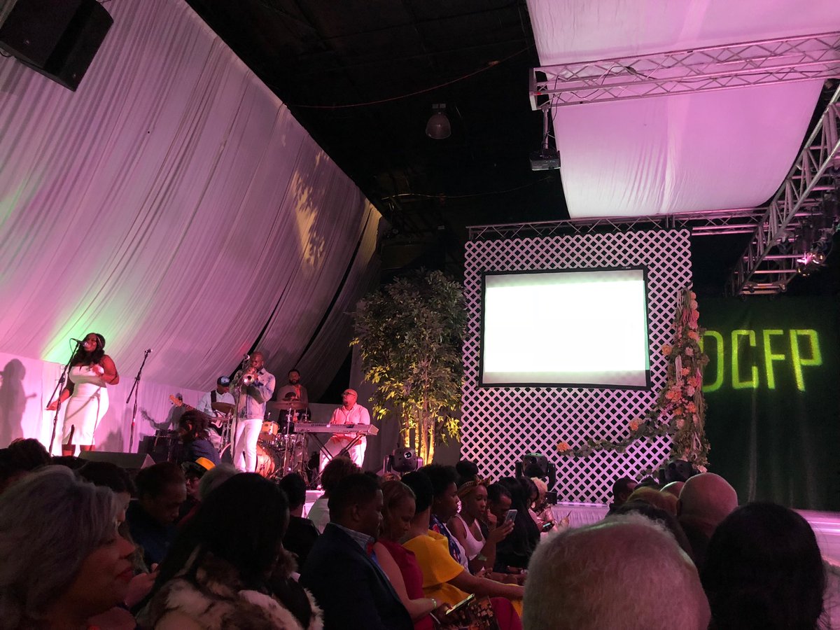 TheCHouseAR's tweet photo. Enjoying @DChoiceFashion featuring @kortomomolu and many other amazing designers! https://t.co/i30iibcrD0